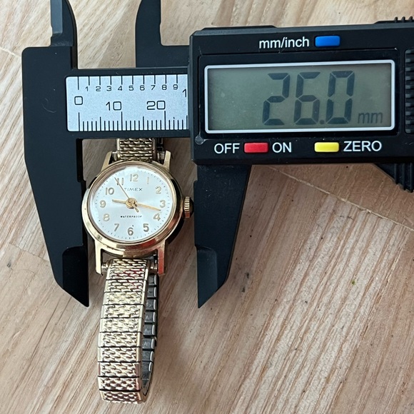 Timex Vintage Mechanical Waterproof Watch Gold Stretch Bracelet Stainless Dial - Picture 13 of 15